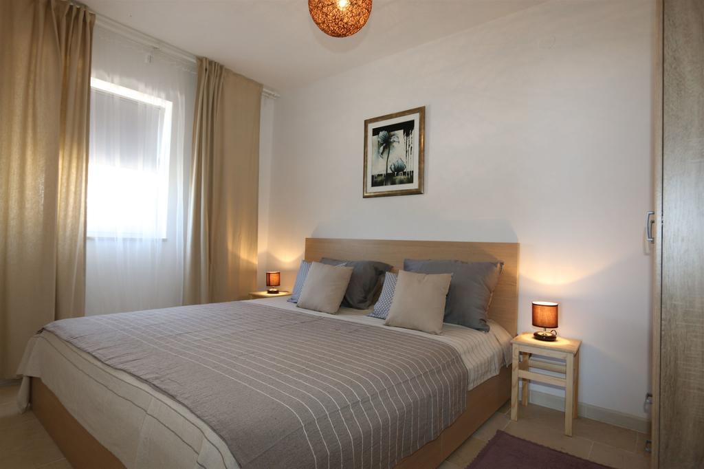 Apartments Roberta ชิโล ภายนอก รูปภาพ