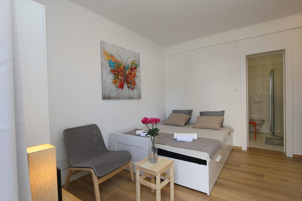Apartments Roberta ชิโล ภายนอก รูปภาพ